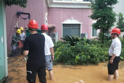 衡東供電公司組織雨后配電設備搶修
