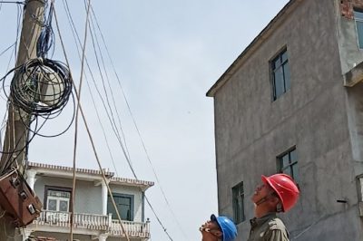 鄱陽(yáng)縣供電公司冒著酷暑進(jìn)行低電壓整治