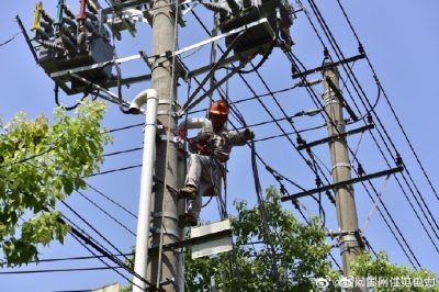 昆山市供電公司更換自動(dòng)化開(kāi)關(guān)、安裝調(diào)試配電開(kāi)關(guān)監(jiān)控終端