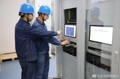 漢中供電公司利用紅外測溫儀 智能巡檢機器人等設備開展檢測
