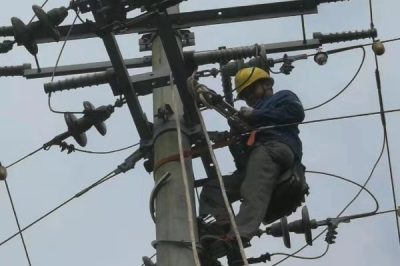 樂(lè)至縣供電公司搶修9條10kV線路復(fù)電將停電影響降到最低