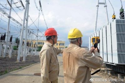 盱眙縣供電公司110千伏梁營變電站進行巡視、測溫