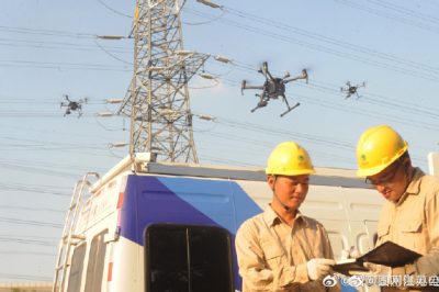 江蘇泰州供電公司用無人機(jī)在第十屆中國（泰州）國際醫(yī)藥博覽會開幕現(xiàn)場檢查電網(wǎng)運行參數(shù)