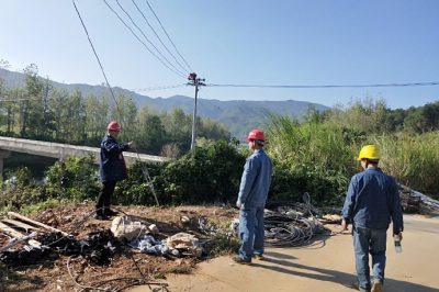 中方縣供電公司對在建農(nóng)網(wǎng)改造項目進行全面的巡查和督導