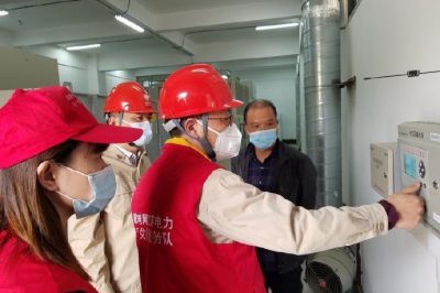 蘇州市吳江區(qū)供電公司排查學校的配電設備