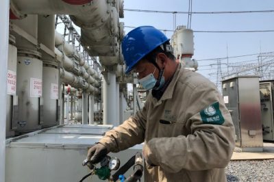 晉陵變220千伏GIS 設備進行氣室壓力檢查