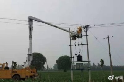 帶電作業(yè)本領(lǐng)強(qiáng)，客戶用電有保障