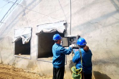 對12座大棚供電臺區(qū)線路、用戶側(cè)農(nóng)灌設備、配電箱等進行安全用電“體檢”