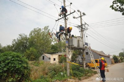 對10千伏和供5程臺線開展集中檢修，更換斷路器，安裝配變安裝