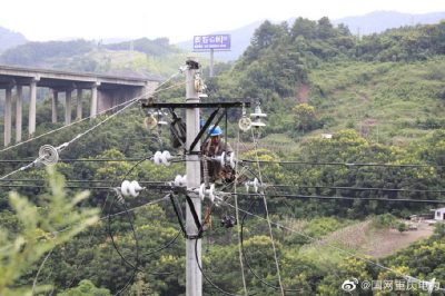 國(guó)網(wǎng)重慶綦南供電公司優(yōu)化配電網(wǎng)，助力小康路