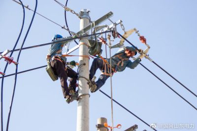 改造線路強(qiáng)配網(wǎng) 用電再添新動力