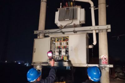 在夜間電力負(fù)荷高峰期對(duì)變壓器、線路進(jìn)行巡視